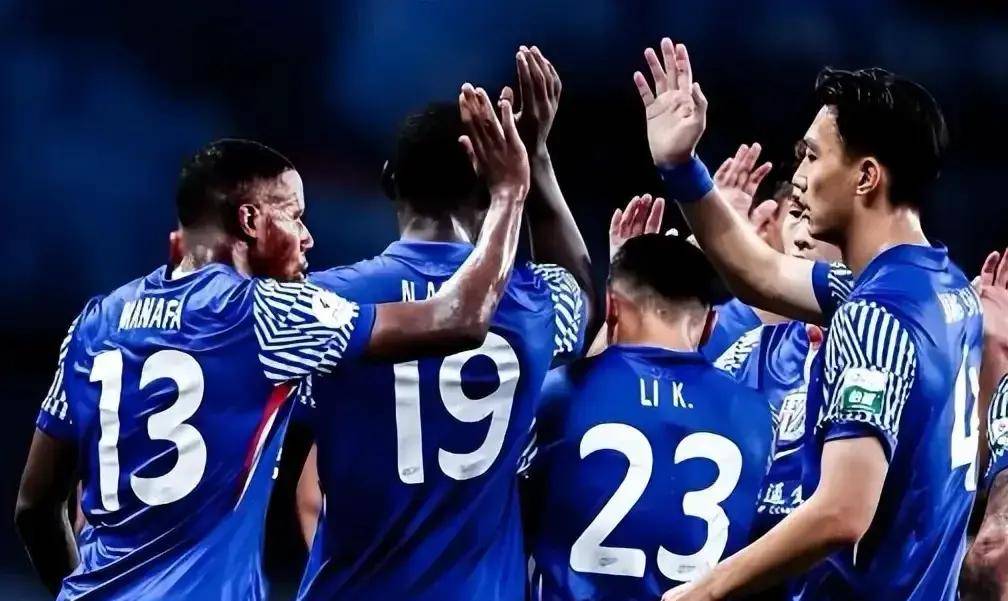 包含上海申花训练开放日，关键时刻内部沟通引欢呼，德甲在即，心理建设被强调的词条-爱游戏平台