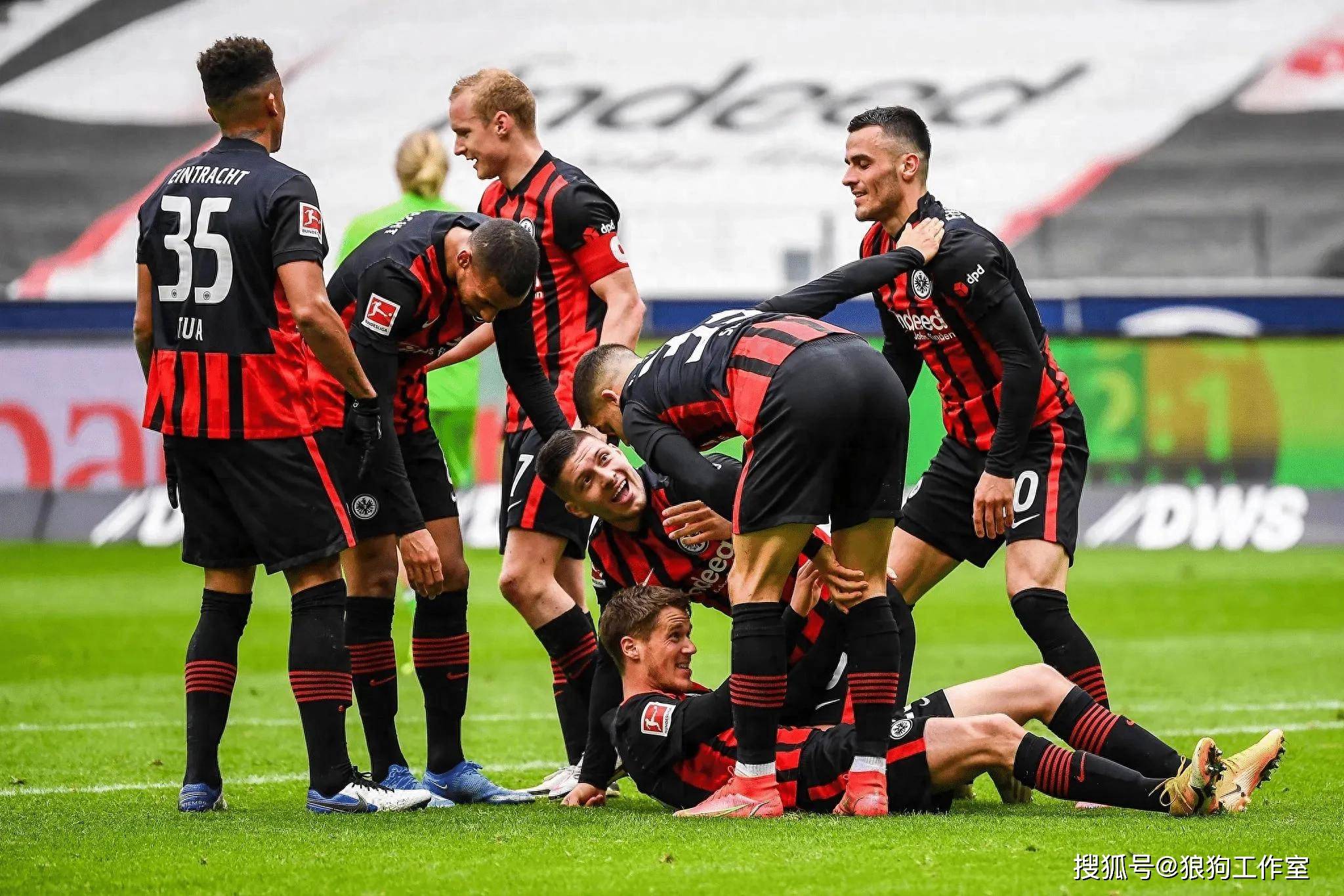 包含勒沃库森迎德国杯关键赛，转会期内部沟通，气氛紧张，心理建设被强调的词条-爱游戏平台