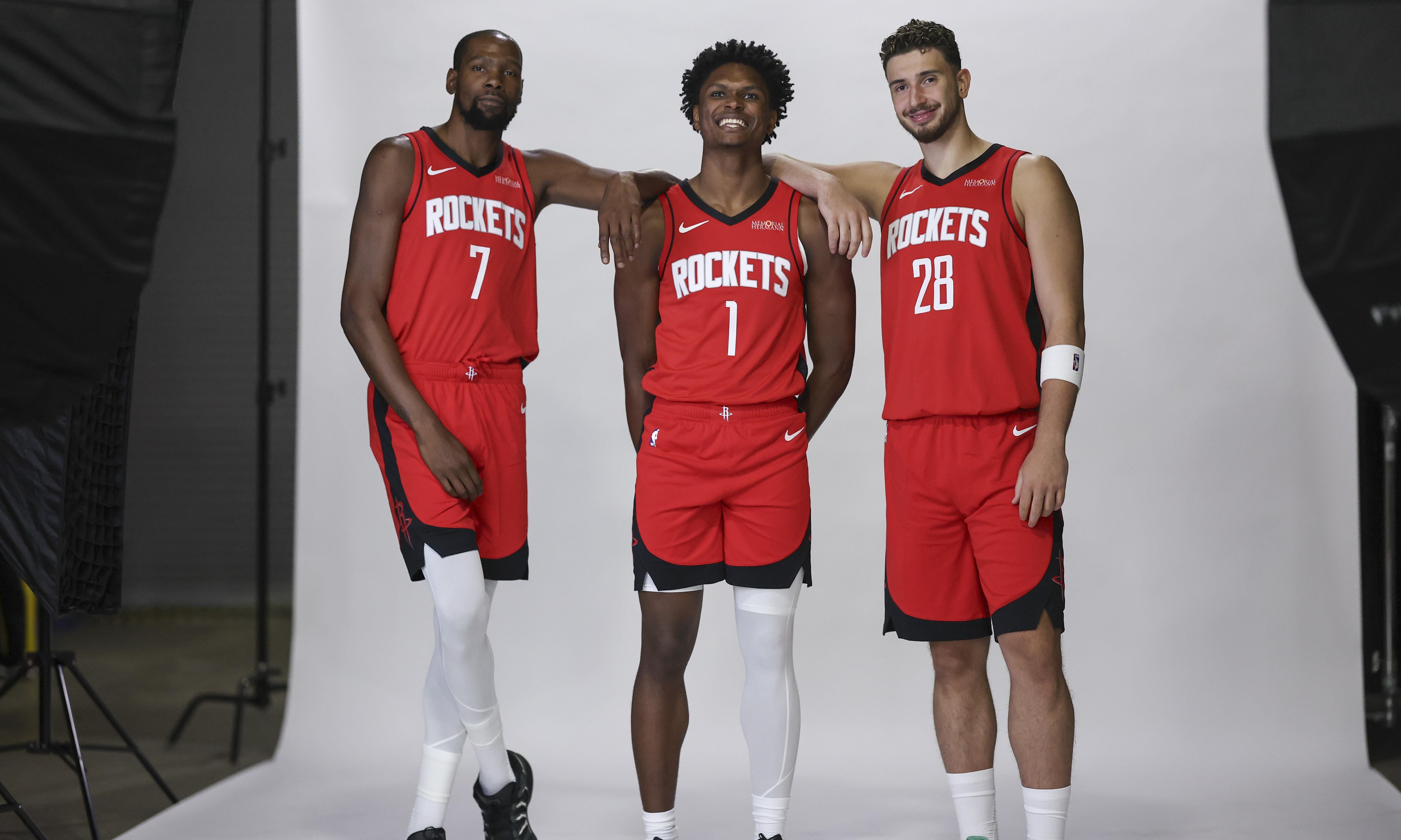 赛地聚焦——NBA总决赛今夜热度飙升；迈阿密热火篮板制胜；更衣室稳定；更衣室氛围转暖的简单介绍